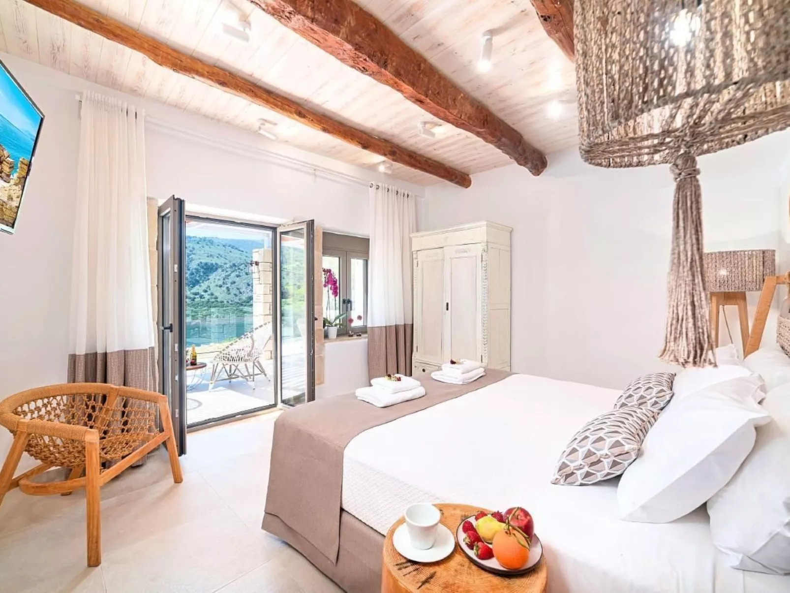 "Blue Lake Villa"-Image-tags.info