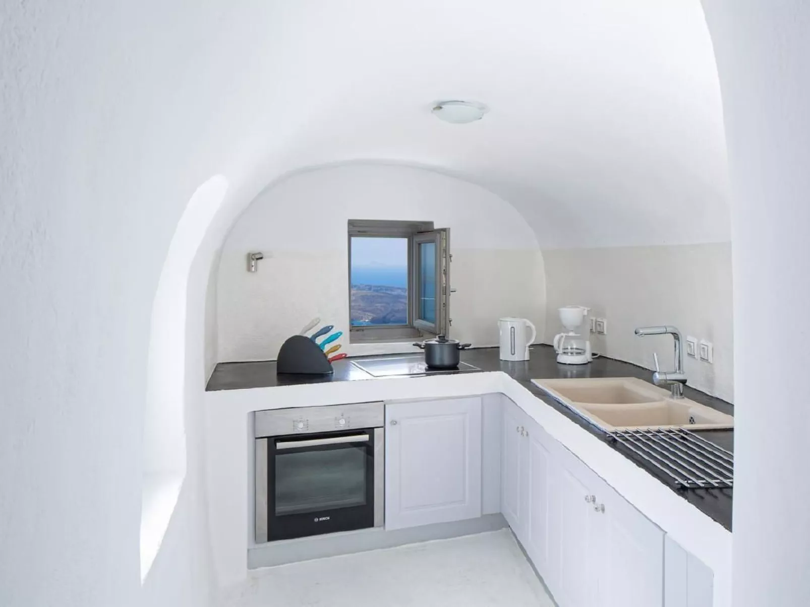 Stilvolle Villa mit Pool und herrlichem Meerblick-Binnen