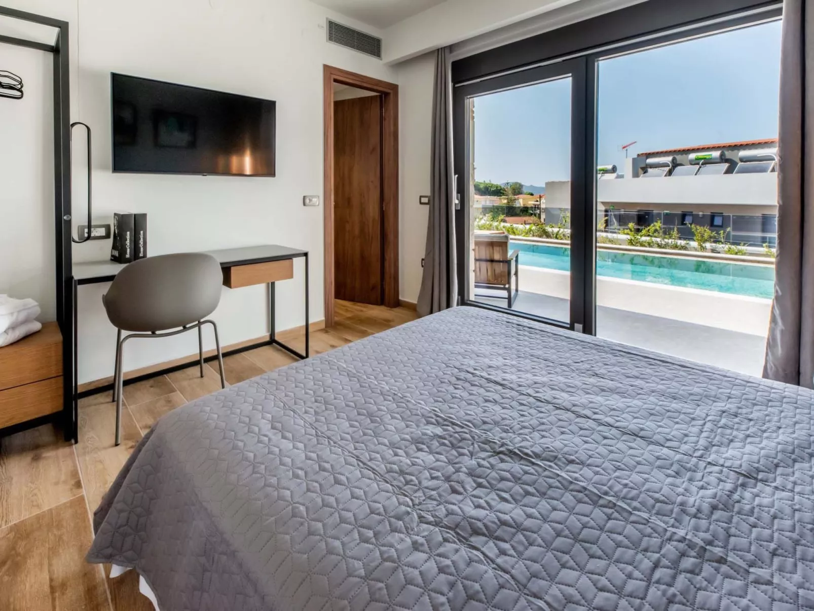 Villa Luna - 100m zum Meer und ''Free'' Beheizter Pool-Binnen