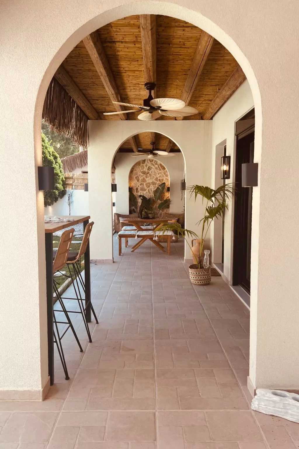 "Naya" mit eigenem Pool-Buiten