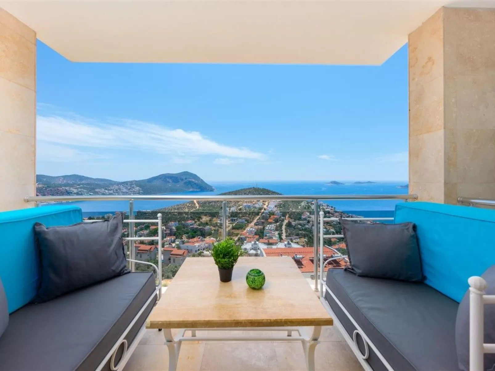 Villa Blueline mit Pool und Meerblick, im Zentrum-Image-tags.info