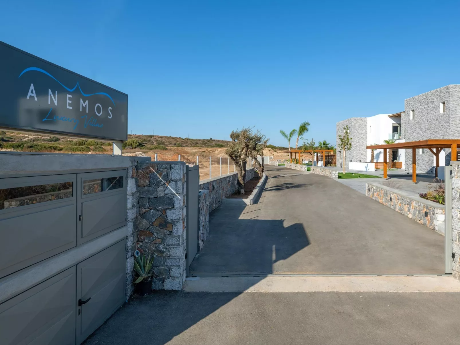 Villa Pounentis auf einem Hügel in Lachania-Buiten