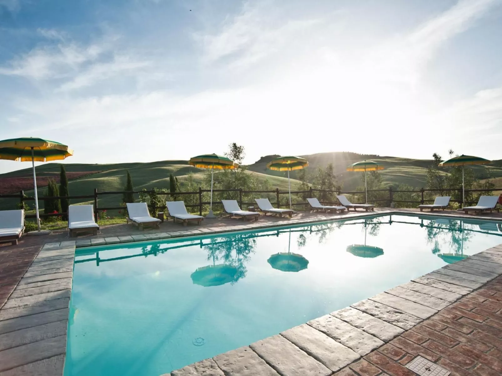 Narciso' Wohnung mit Gemeinschaftspool-Buiten