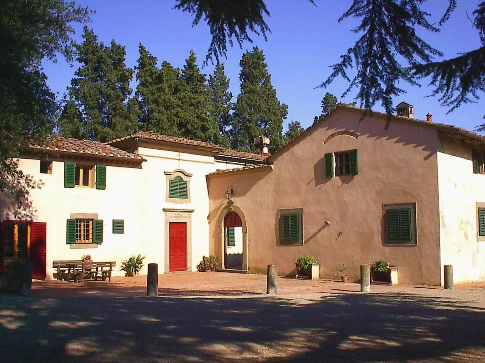 'Pini capponi' mit Pool-Image-tags.info