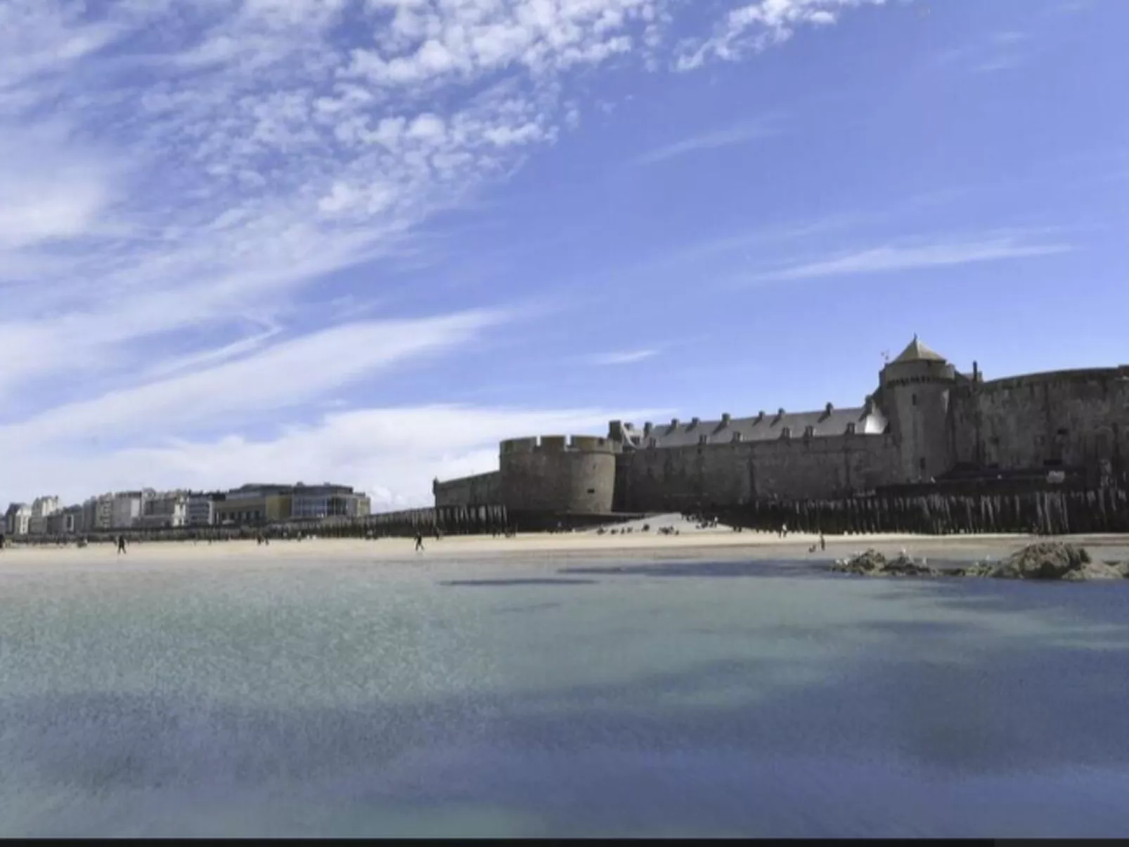 Hübsche Zweizimmerwohnung in Strandnähe-Buiten