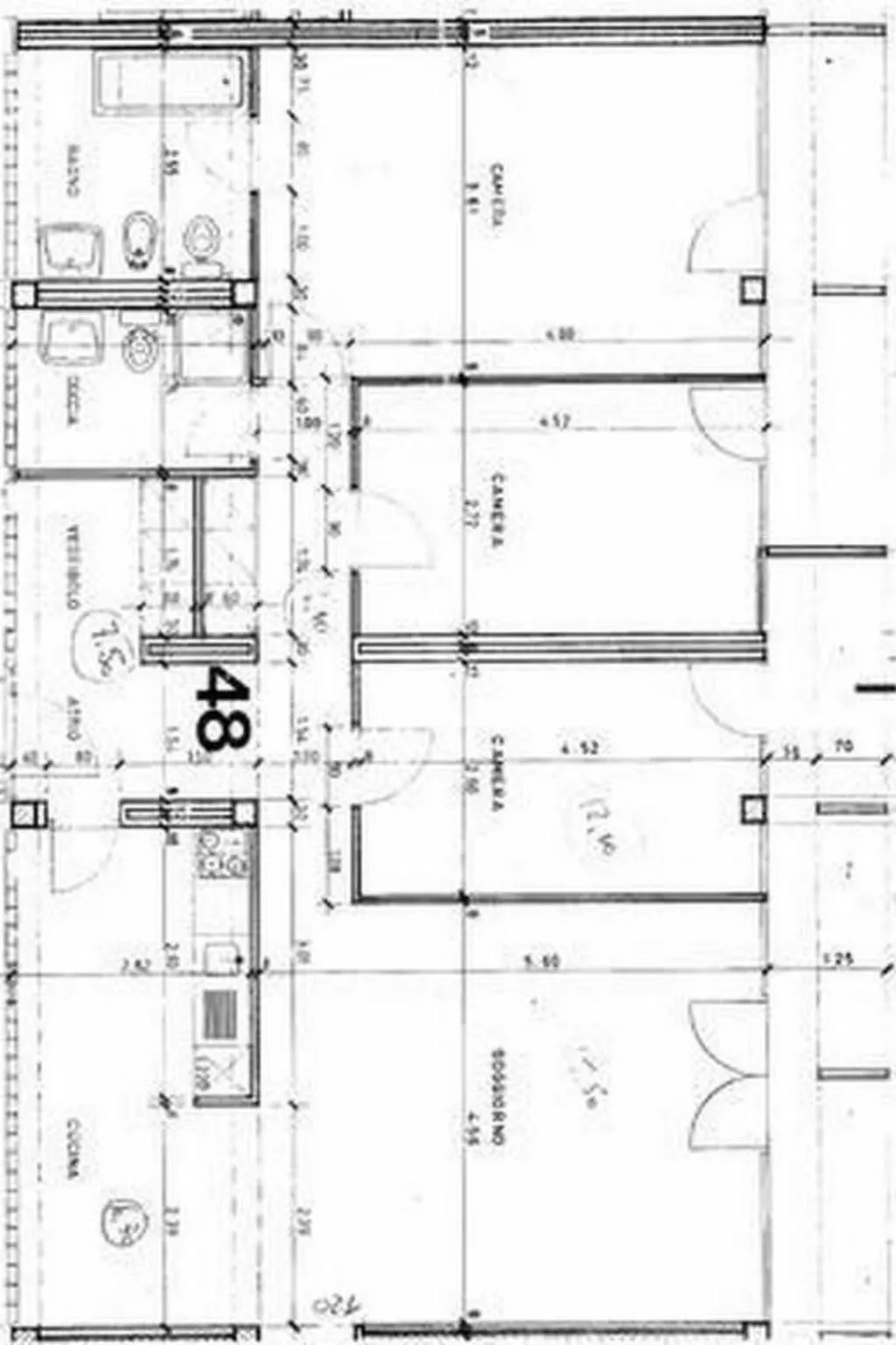 Mit Panorama-Sicht und Schwimmbad-Binnen