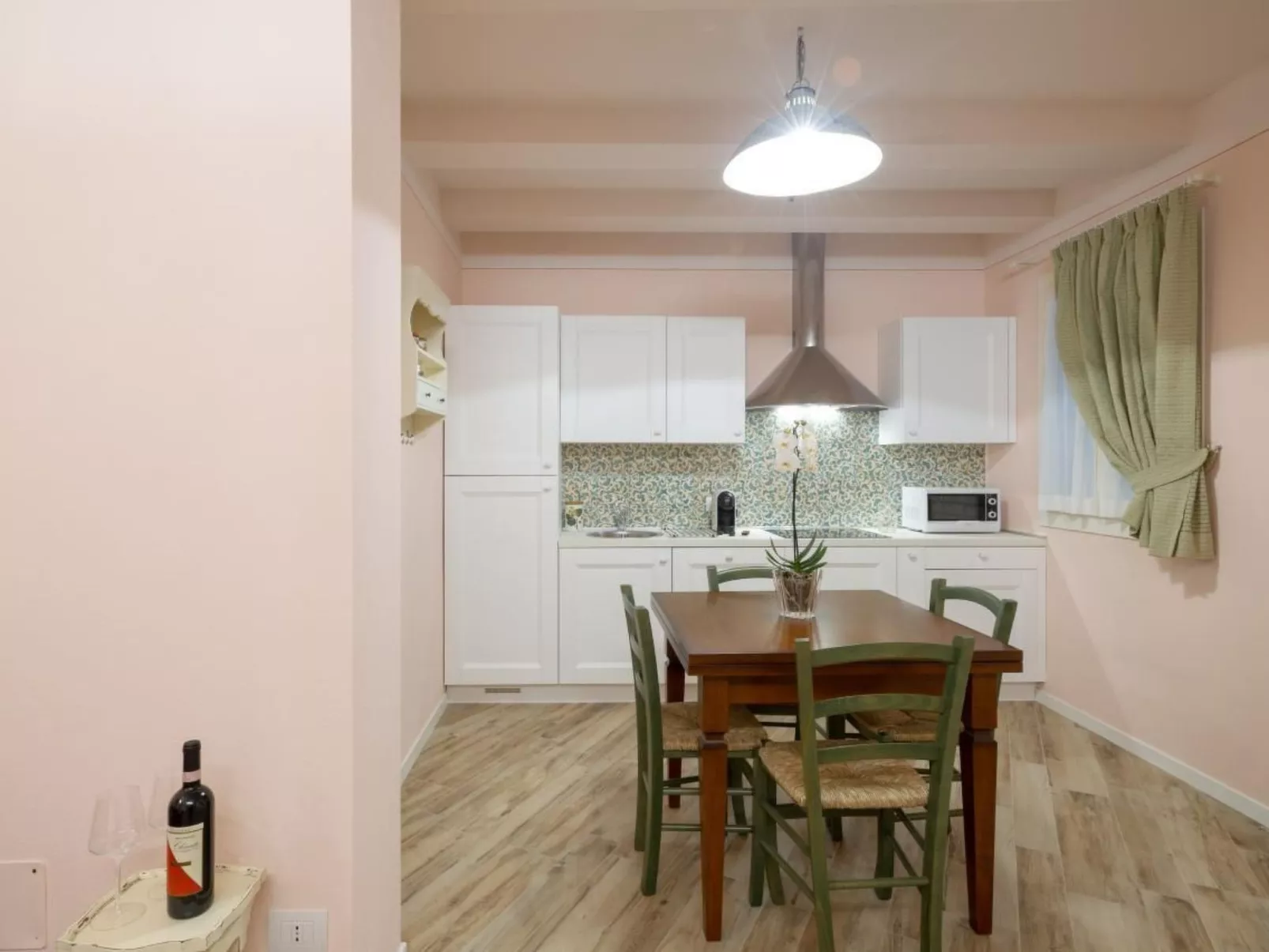 Rosa in der Toskana-Binnen