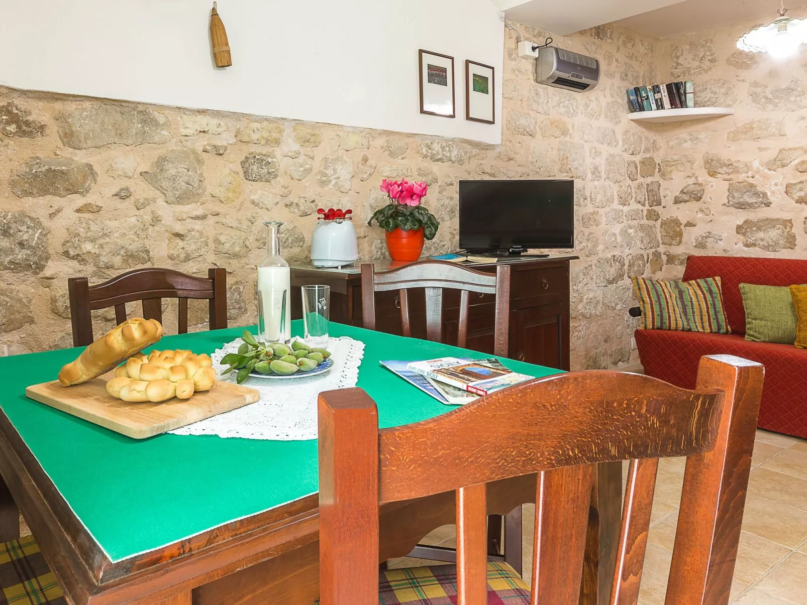 Steinhaus mit Panoramadachterrasse-Binnen