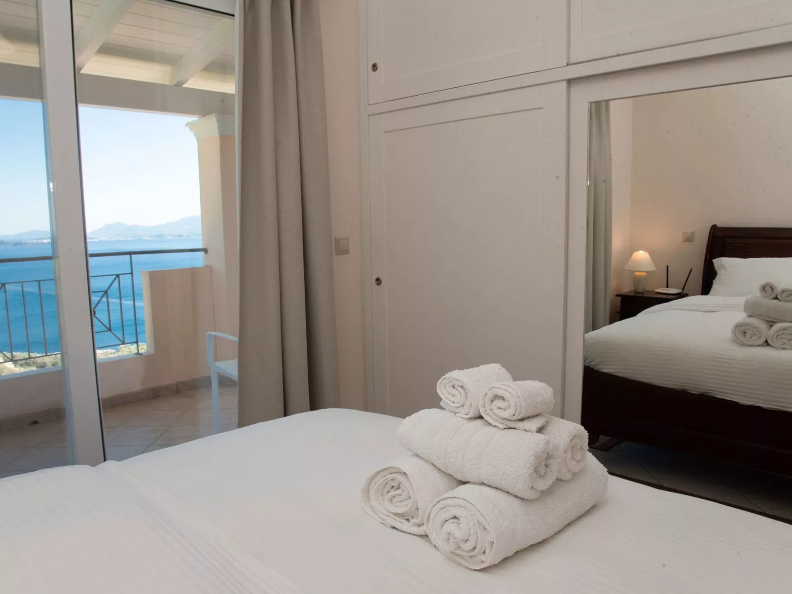 Villa Anthula mit Pool und herrlichem Meerblick-Binnen