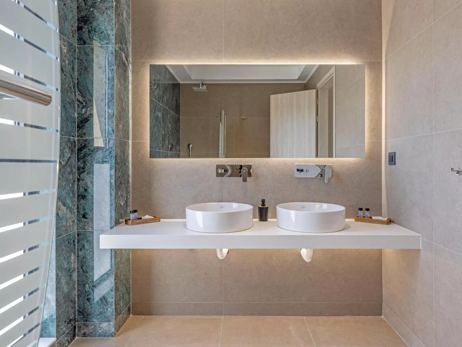 Ferienvilla Azalea mit Schwimmbad-Binnen