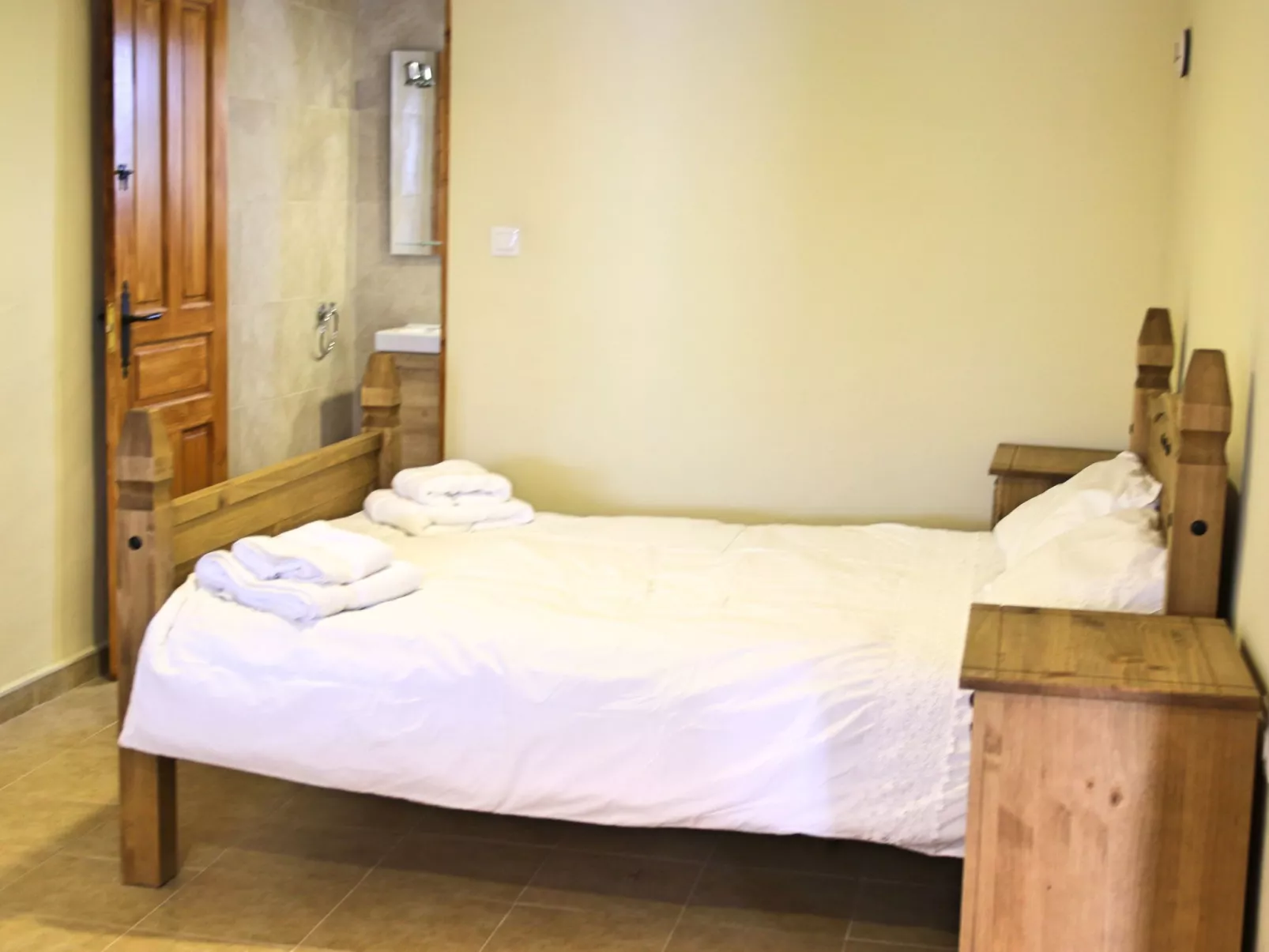 Schönes Haus in Villena mit fabelhaftem Pool-Binnen