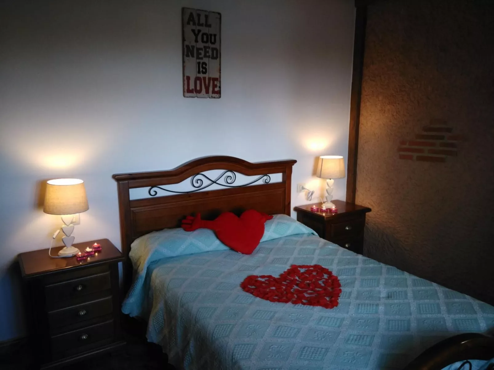 Sehr gepflegtes Ferienhaus im typisch spanischen Stil mit Garten, zwei Terrasse-Image-tags.info