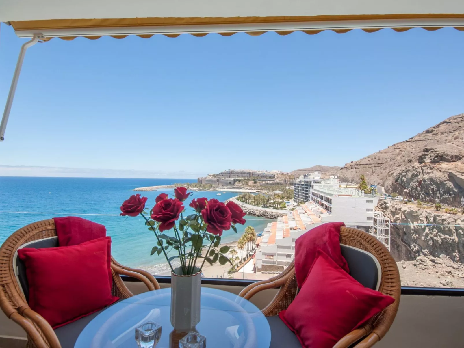 Aufwachen mit herrlichem Meerblick aus dieser schicken Wohnung-Buiten