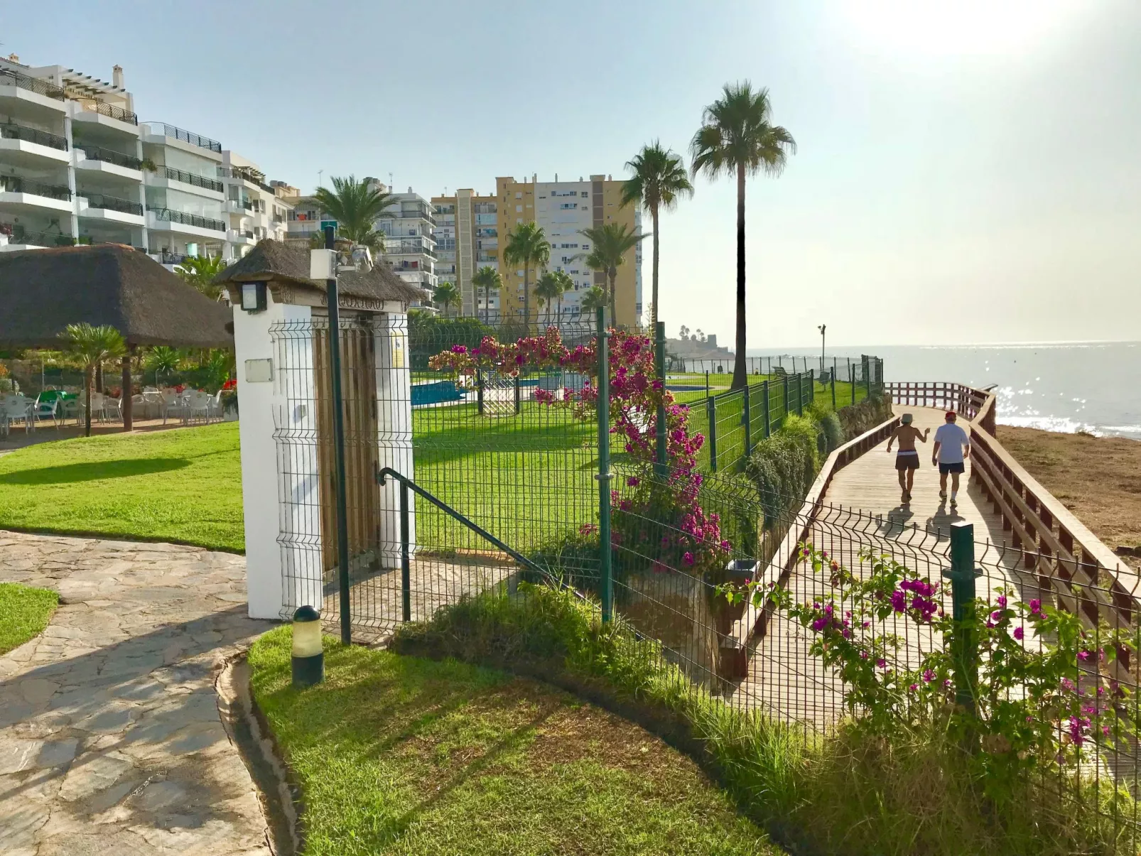 "Mi Capricho".-Buiten