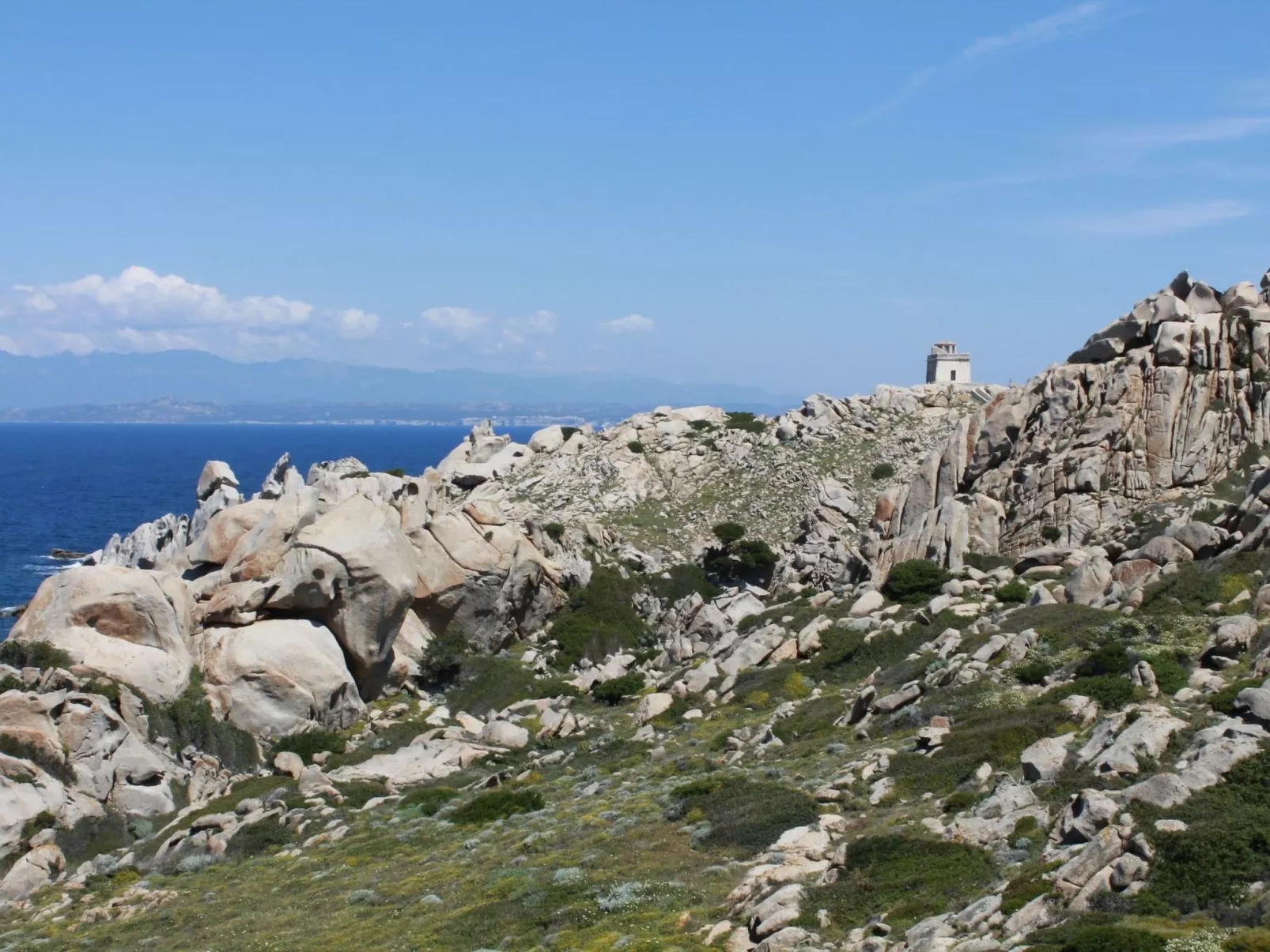 Stazzo mit Garten in Luogosanto-Buiten