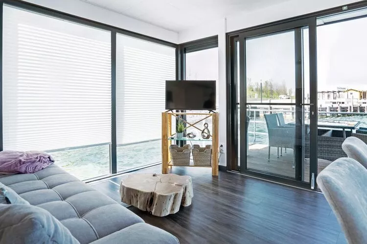 Floating 33 - LP 16  / 3 Personen-Woonkamer