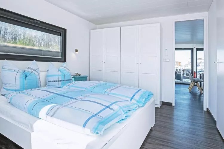 Floating 33 - LP 16  / 3 Personen-Slaapkamer