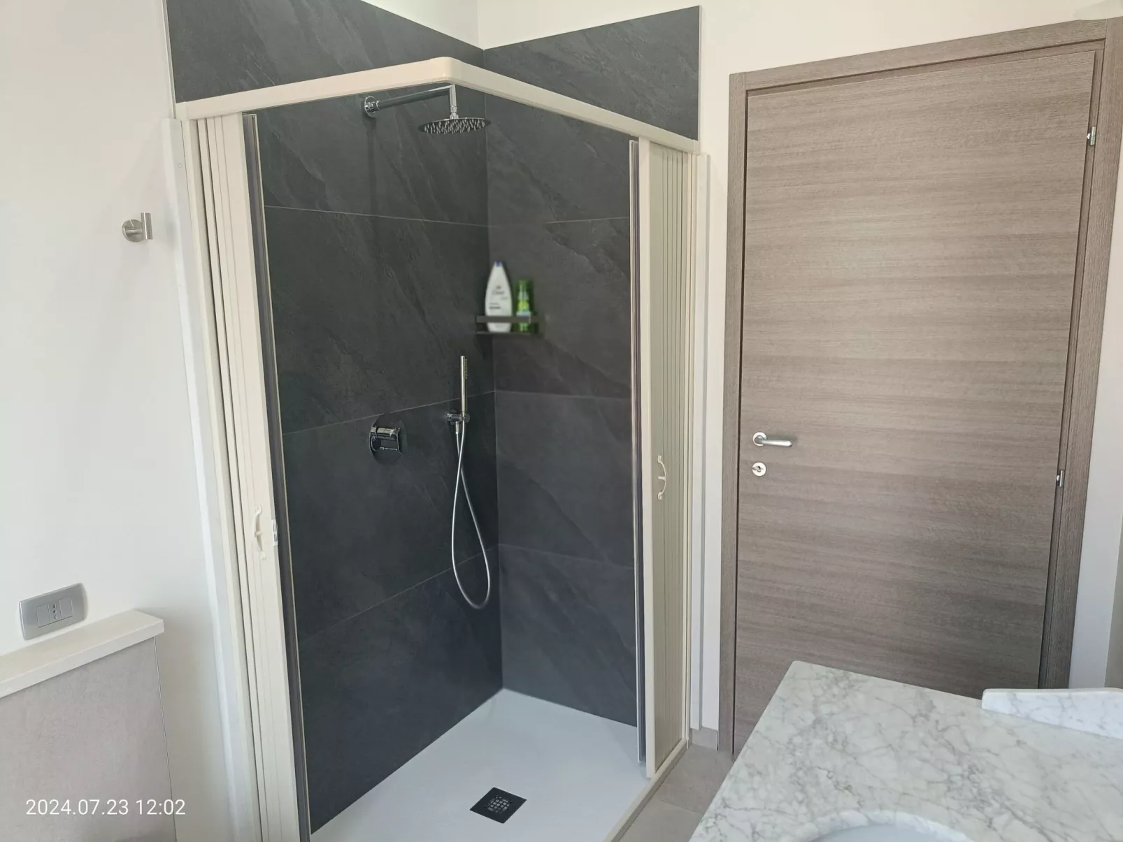 Lucà Wohnungen mit Bergblick-Image-tags.info