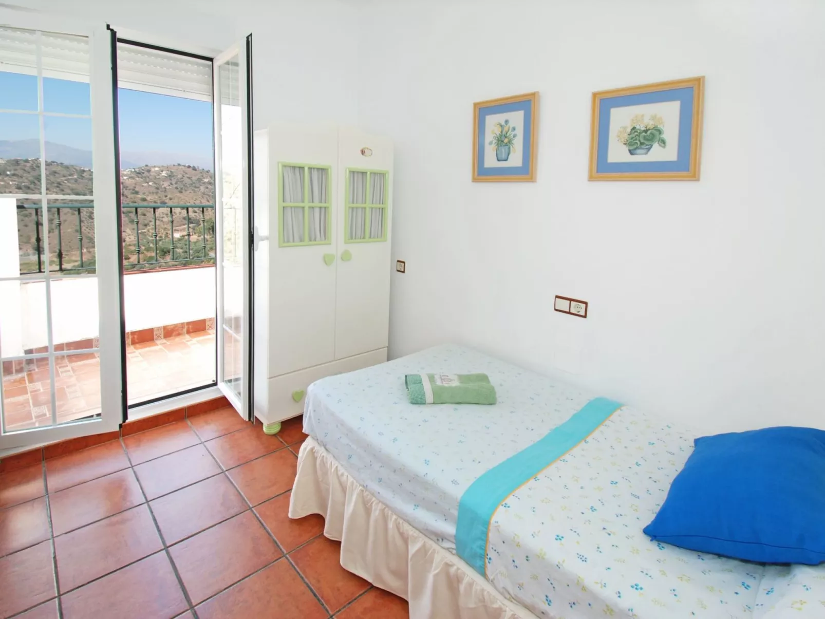 Schönes Landhaus mit Pool, Klimaanlage, Privatsphäre.-Image-tags.info