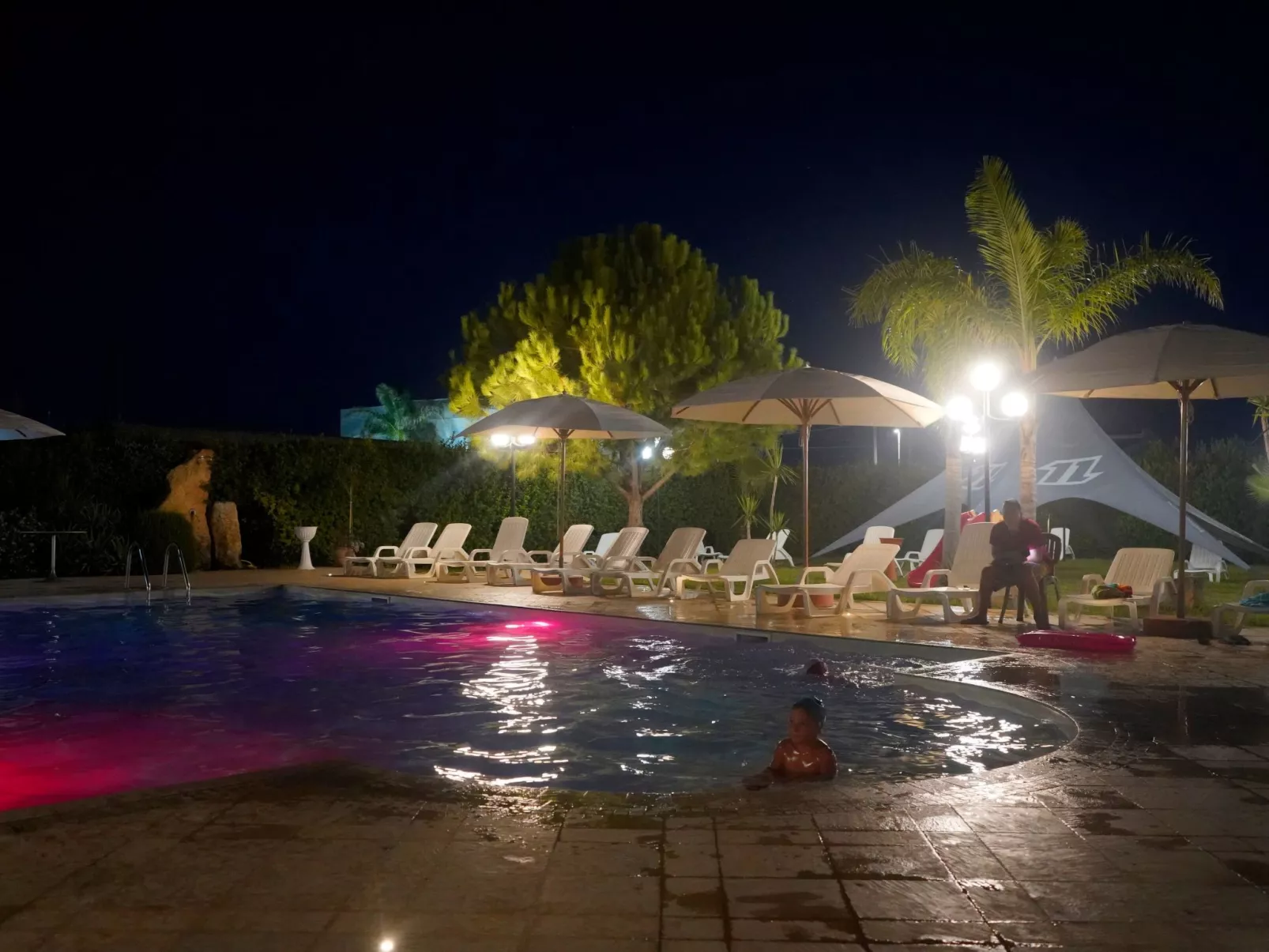 In Marsala mit Terrasse, gemeinschaftlichem Pool und Grill-Buiten