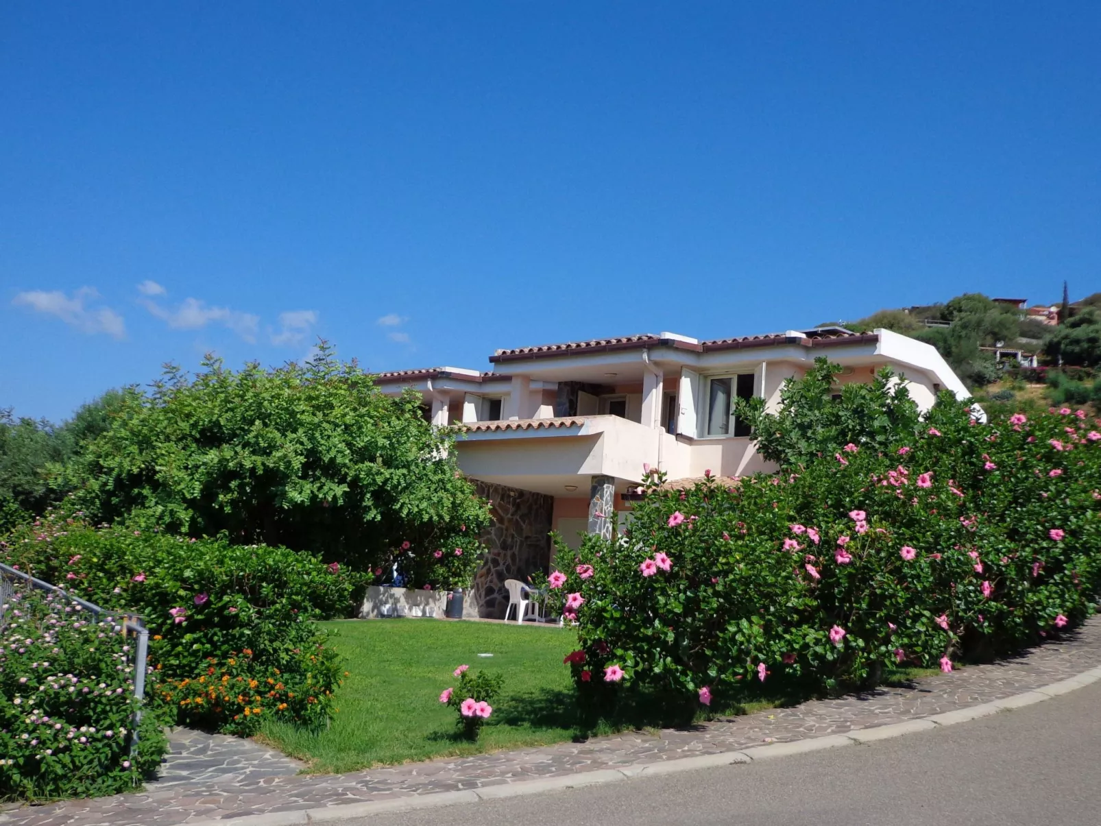 Zwei-Zimmer-Wohnung 1-Buiten