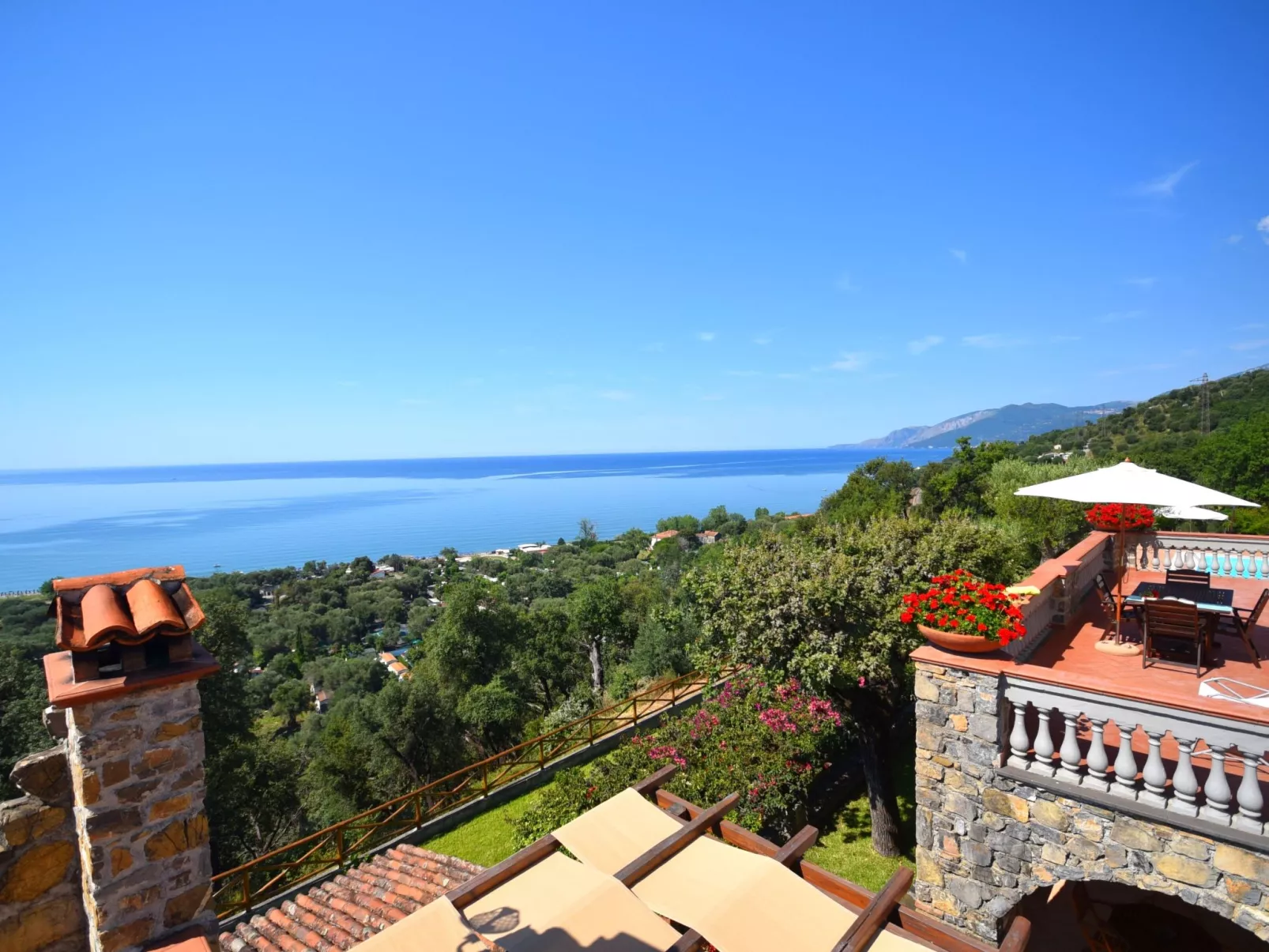 Traumvilla mit Panoramapool-Image-tags.info