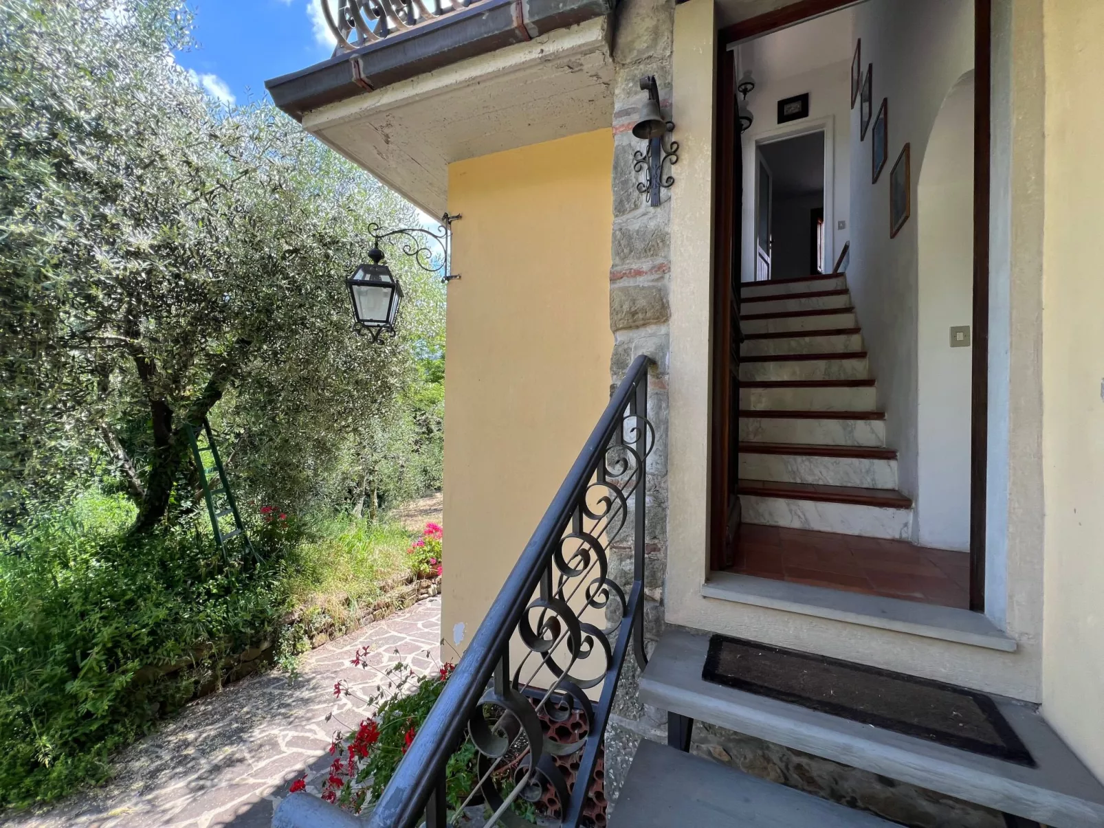 Rosa Selvatica by Holiday World-Buiten