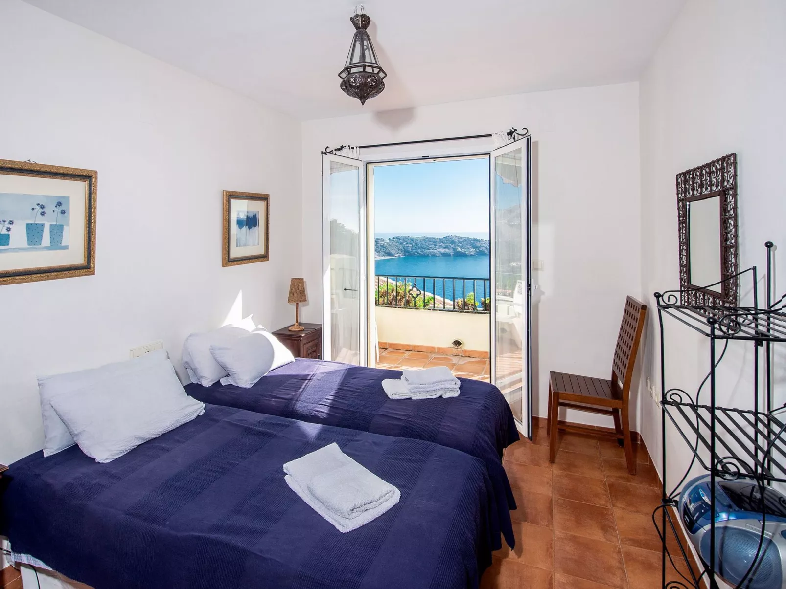 In Almuñécar mit Terrasse und Meerblick-Binnen