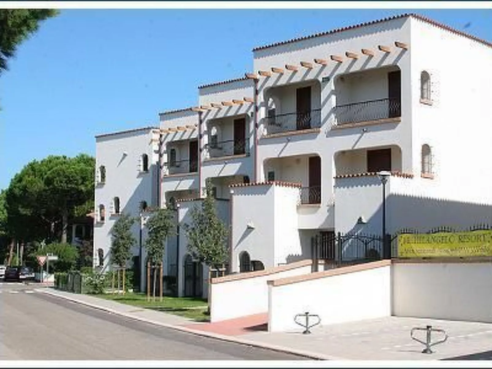 In Lido Di Spina mit Möbliertem Balkon-Buiten