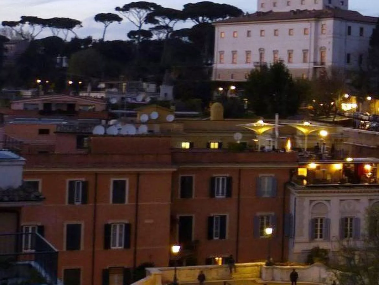 Appartement mit Dachterrasse-Buiten