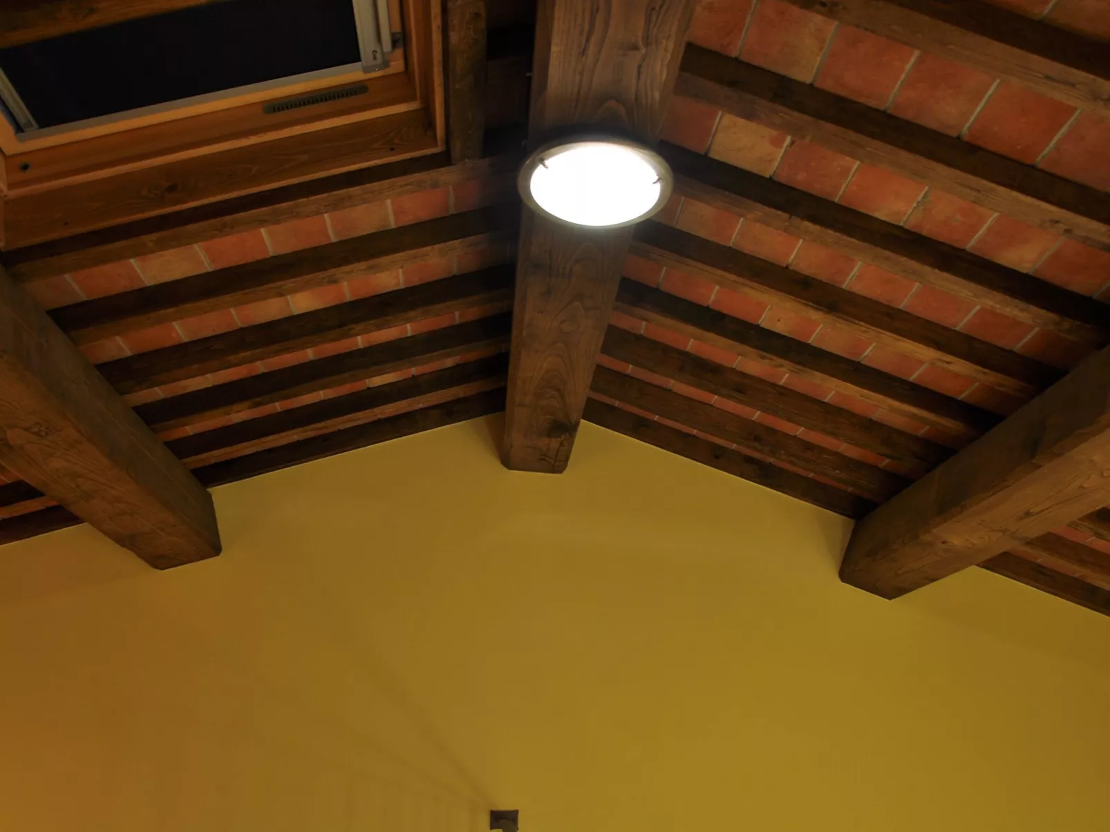 "Casa Olmo" Schwimmbad und Jacuzzi, privater Garten-Binnen