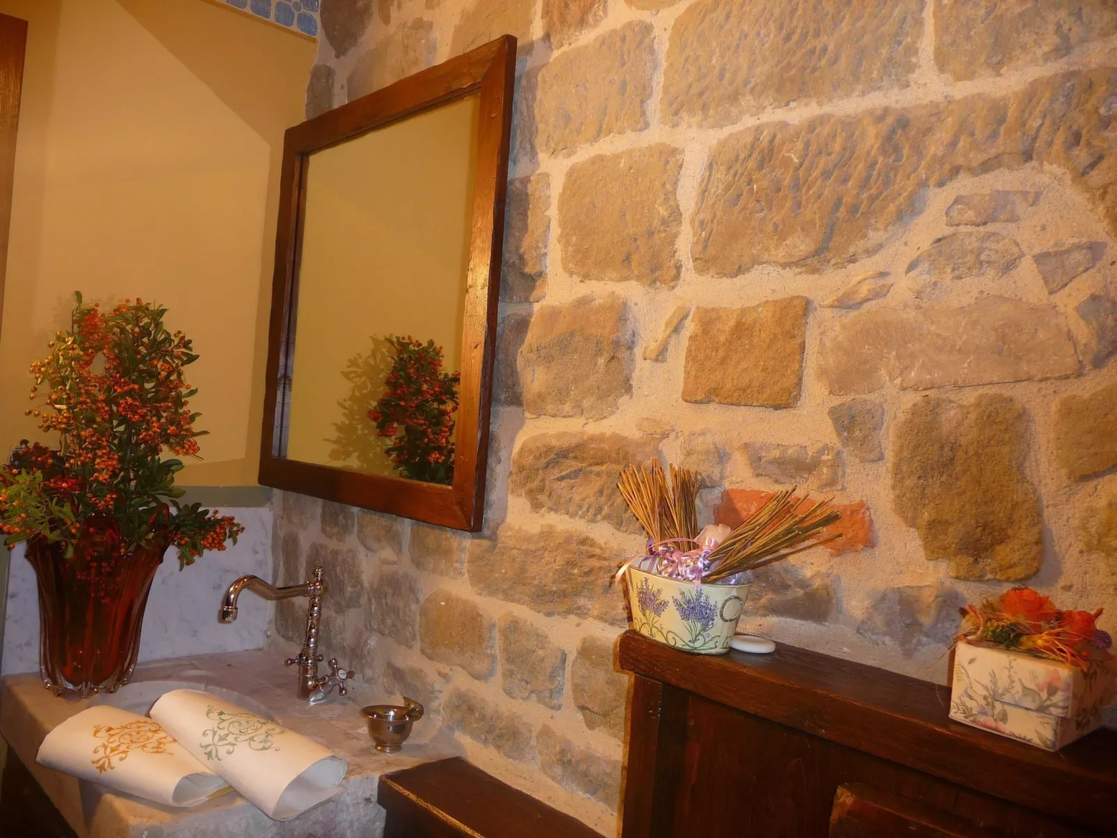 Medieval Tower mit Whirlpool auf der Dachterrasse-Image-tags.info