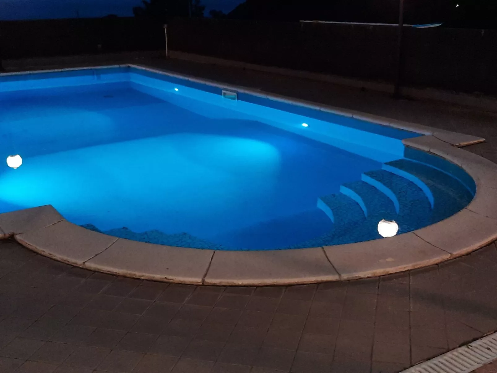 Rsm-Wohnung mit Gemeinschaftspool-Image-tags.info