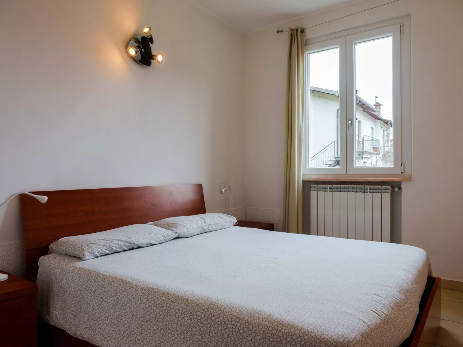 Villa zur alleinigen Nutzung mit 4 Wohnungen-Binnen