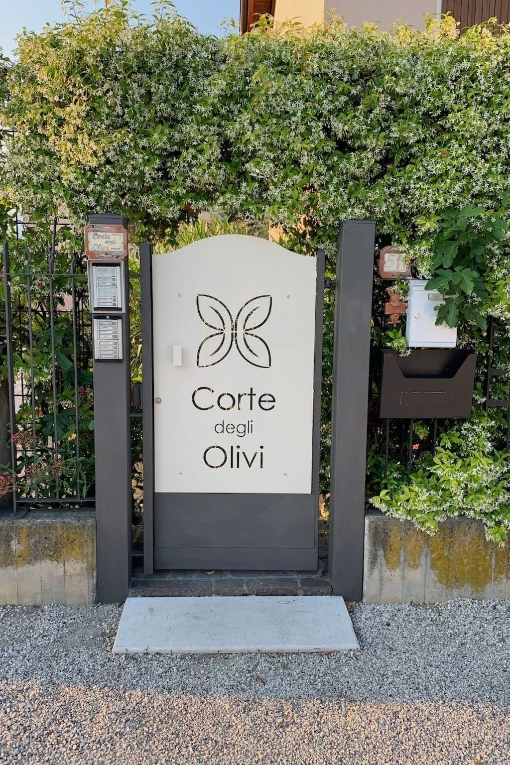 Wohnung 'Girasole' mit Schwimmbad-Buiten