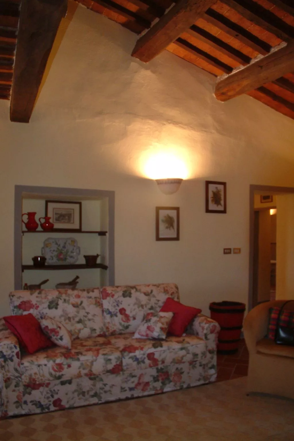 Villa 'Cimpoli casa' mit Garten und Grill-Binnen