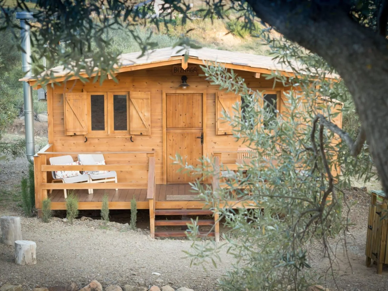 Gemütliches Ferienhaus in Almogía mit Garten - Buiten