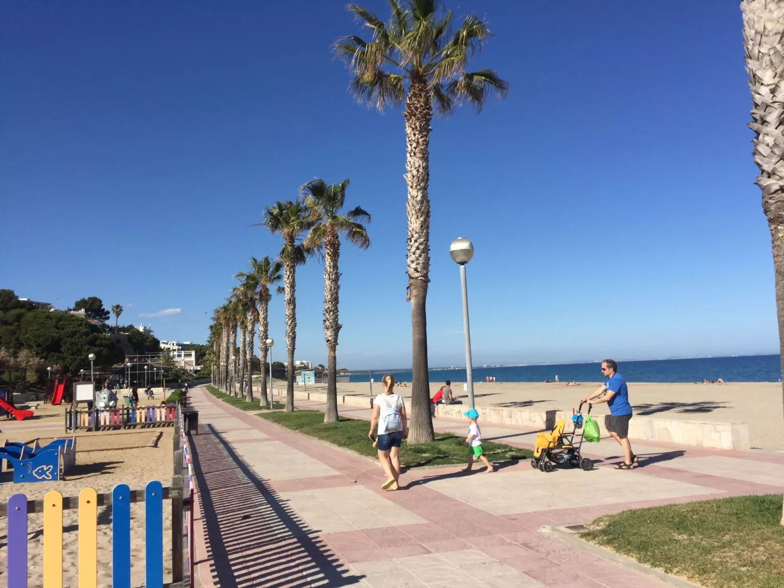 Geräumiges, strandnahes Ferienhaus mit Garten-Buiten