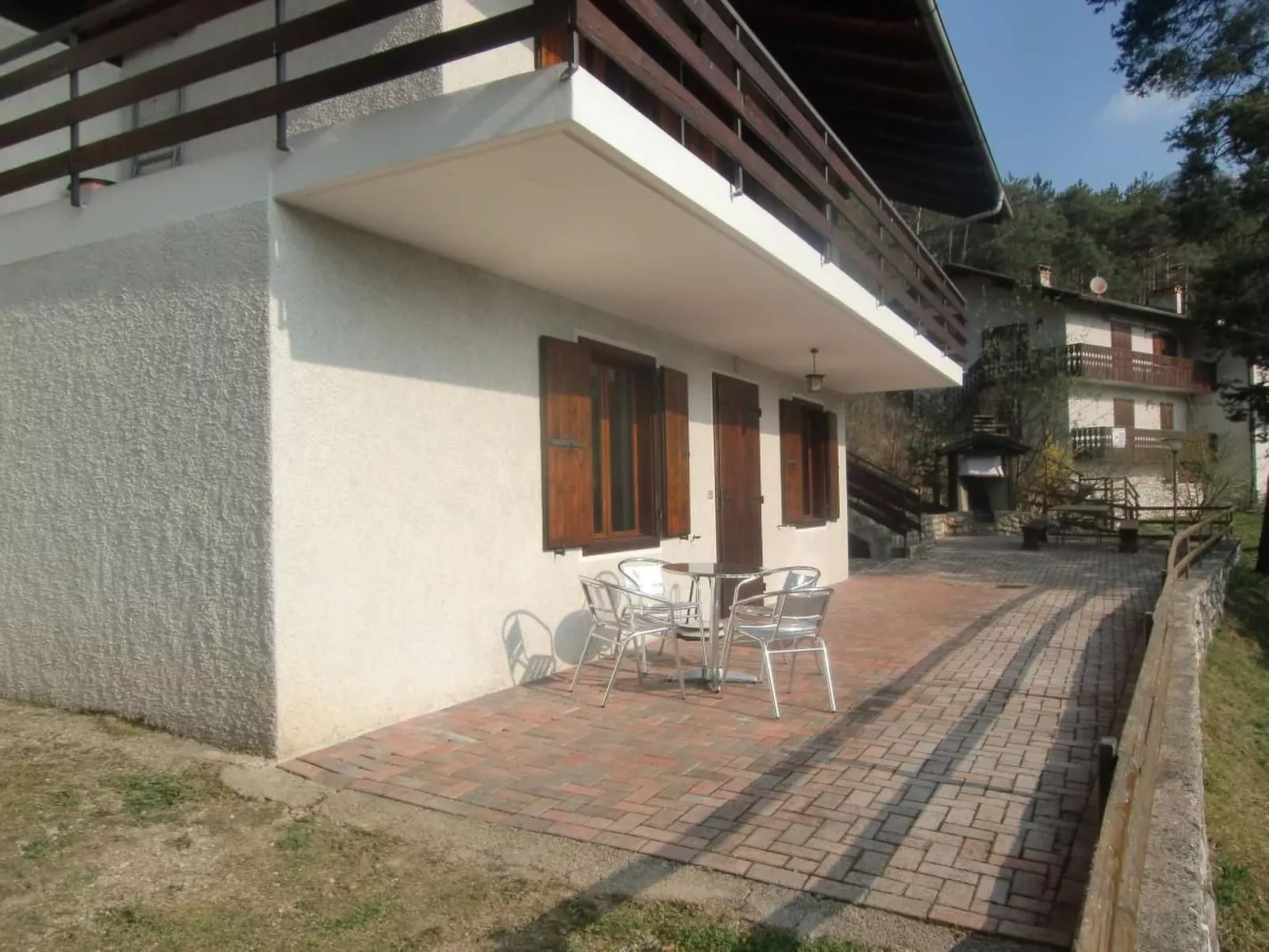 Wohnung im ersten Stock mit schönem Seeblick-Buiten