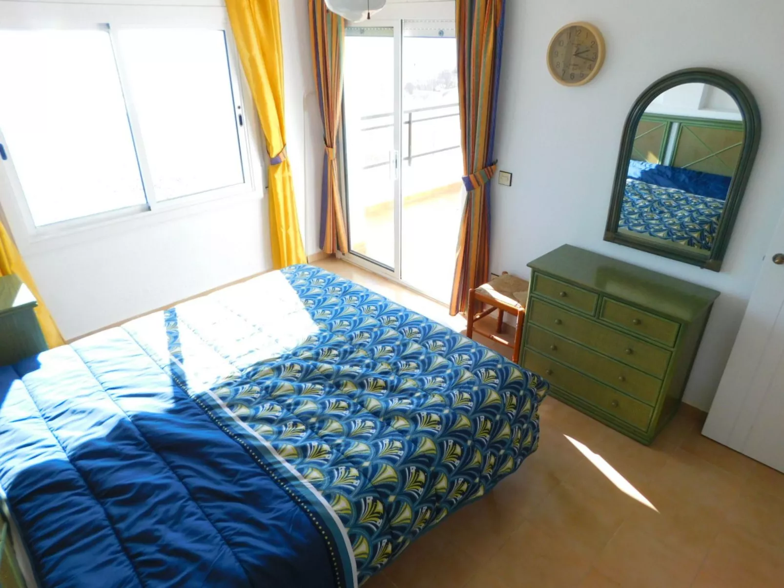 Mit großer Terrasse und Parkplatz in Salatar, Roses-Binnen