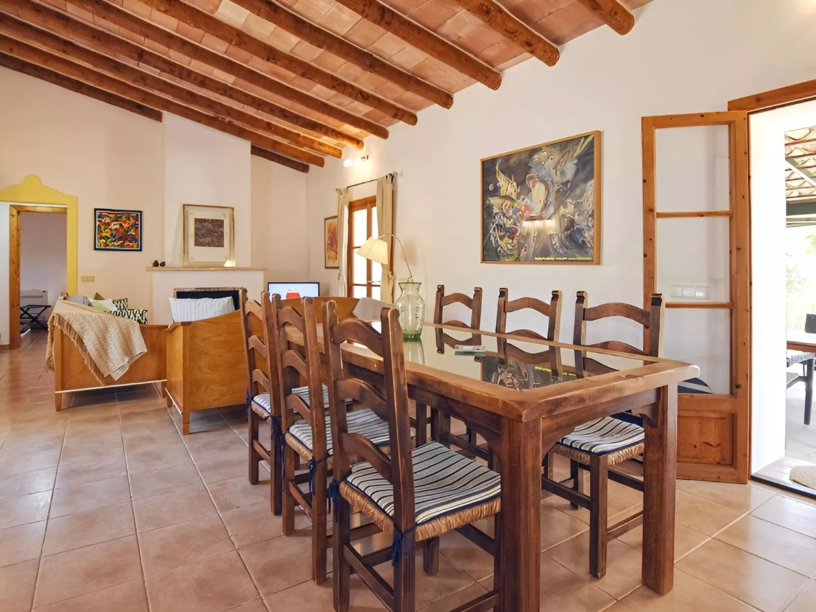 Finca mit Bergblick, Schwimmbad und Klimaanlage.-Binnen