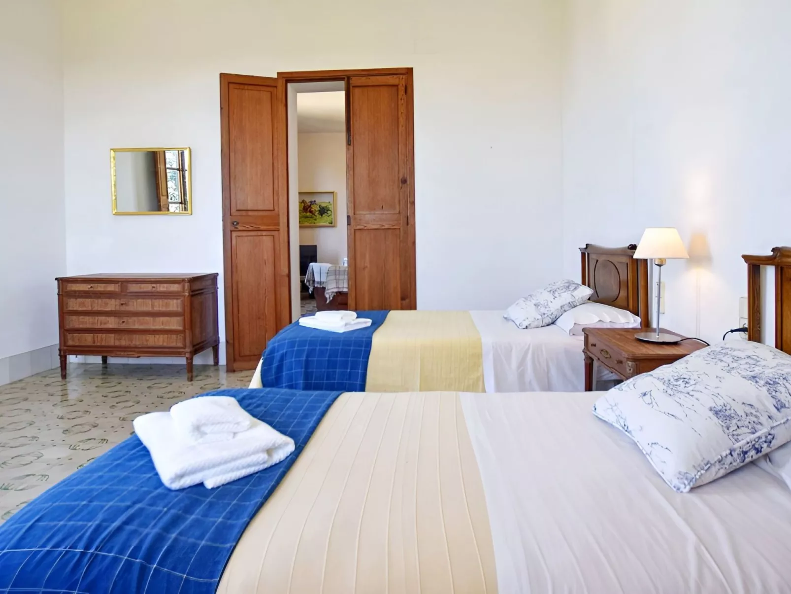 Großes Landhaus mit Schwimmbad in Meeresnähe-Image-tags.info