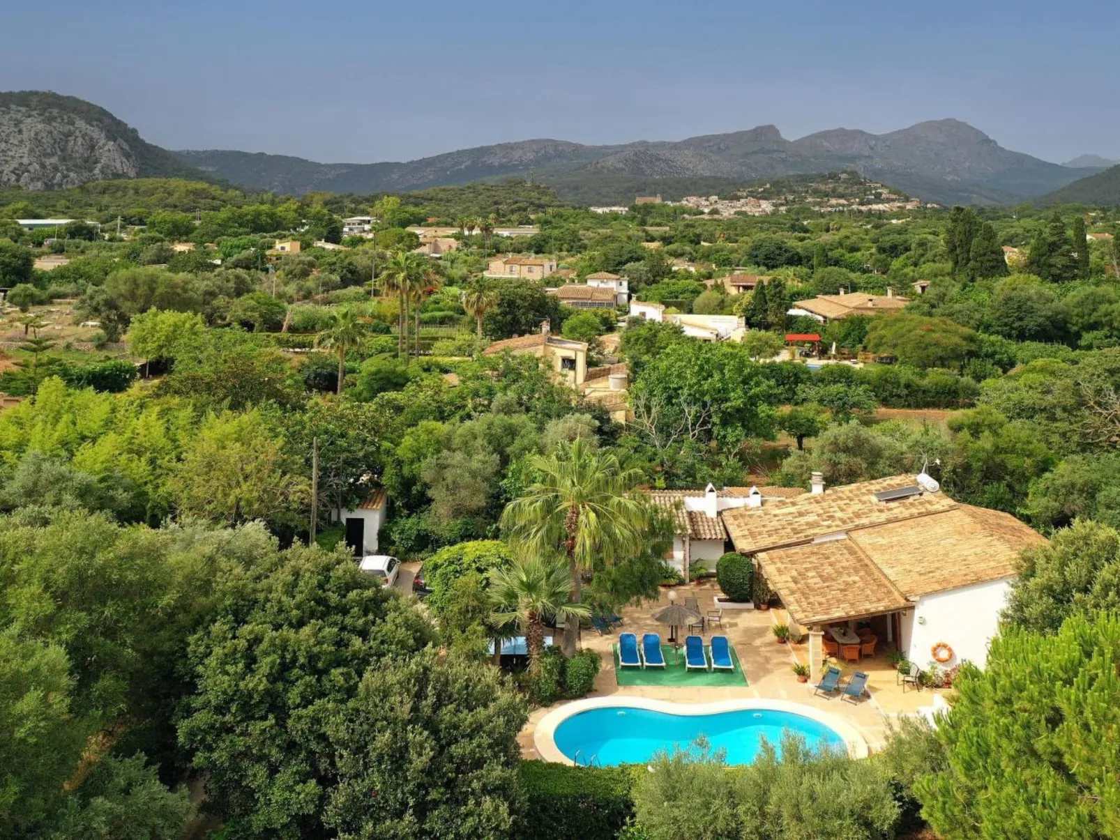 Schöne Villa in Pollensa mit beheiztem Pool-Buiten