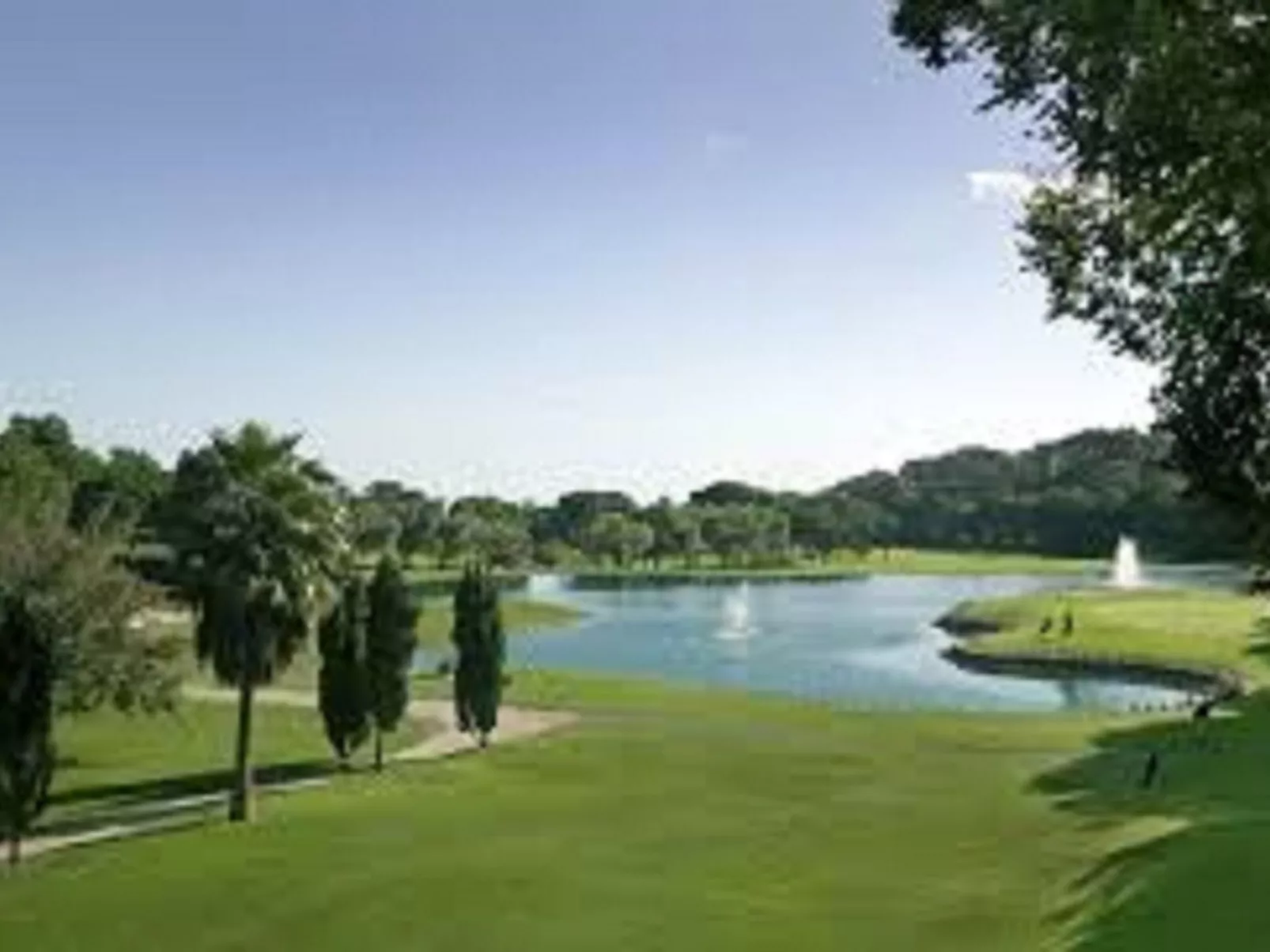 Wunderschöne Ferienwohnung in Las Lagunas De Mijas mit Möblierter Terrasse-Buiten