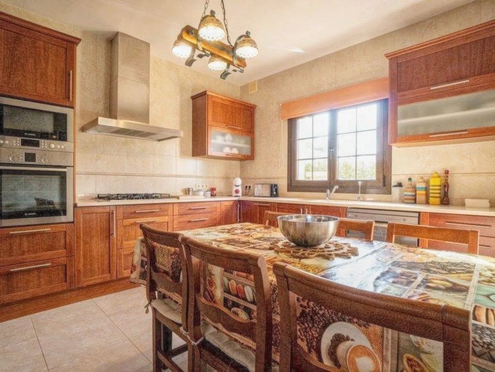 Schöne Villa mit Pool in der Nähe des Strandes-Binnen