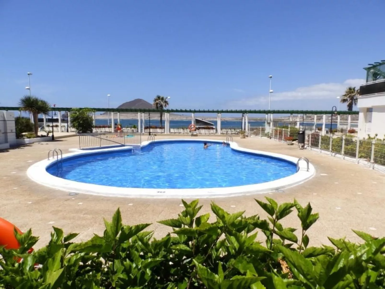 Mit Balkon und Meerblick-Buiten