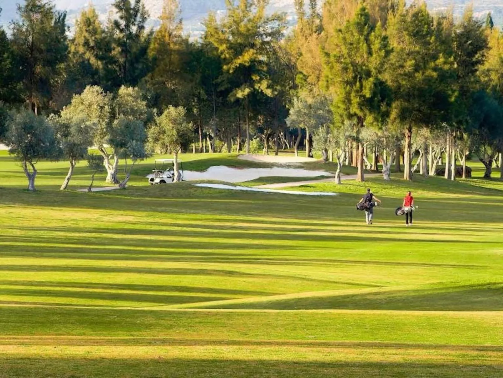 Schöne Villa, großer Pool und Garten-Buiten
