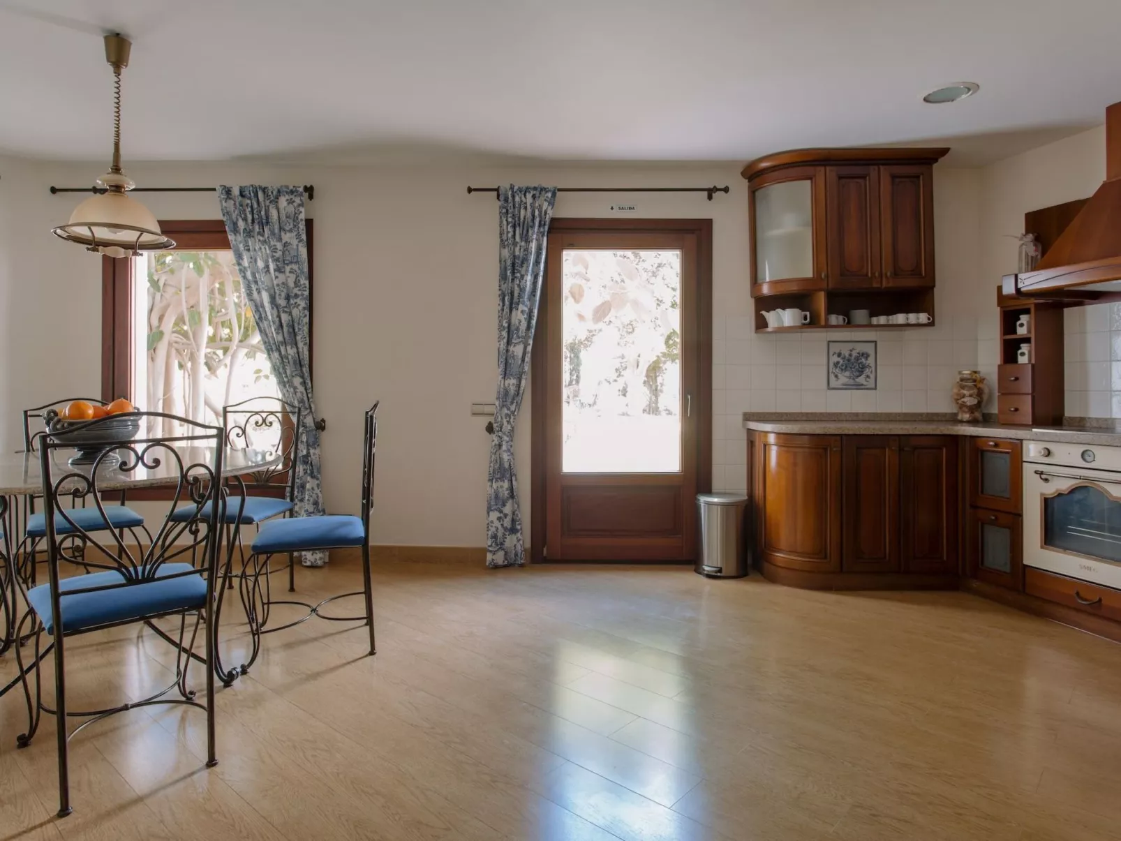 Villa Bora Montiboli bei Buccara-Binnen