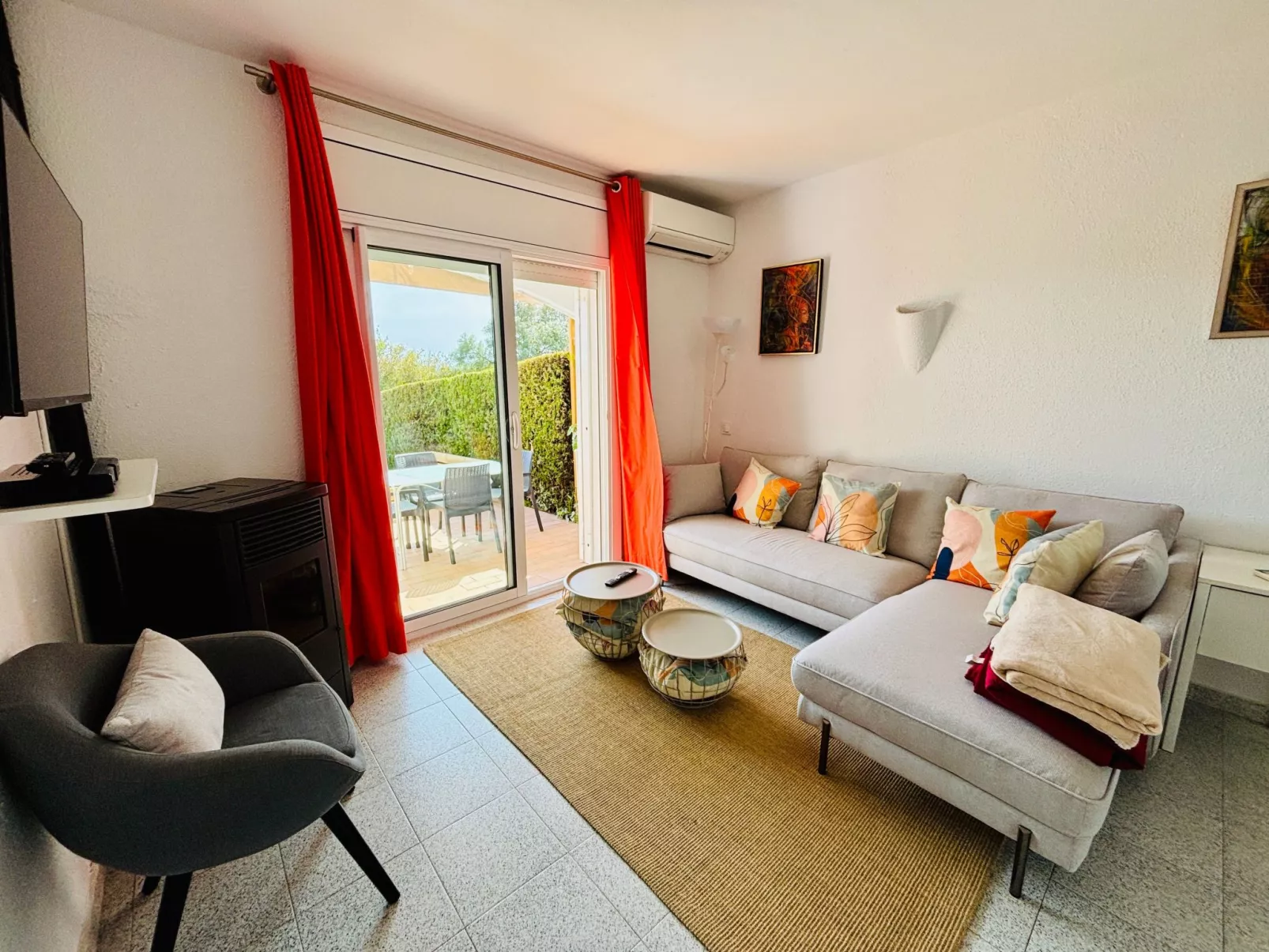 Casa Fluvià mit Gemeinschaftspool-Binnen