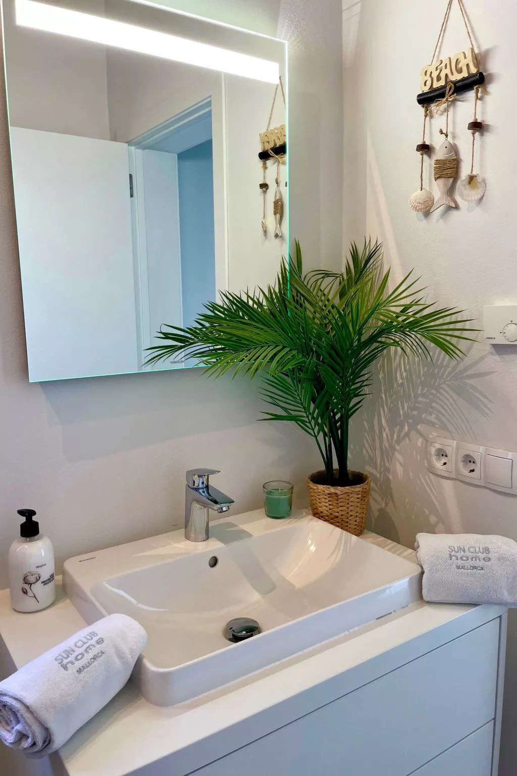 Nettes Ferienhaus in Llucmajor mit Großer Terrasse-Binnen